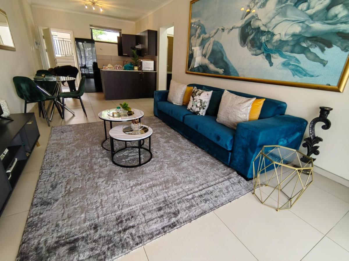 סנדטון Classy And Cosy Apt - Dainfern חדר תמונה